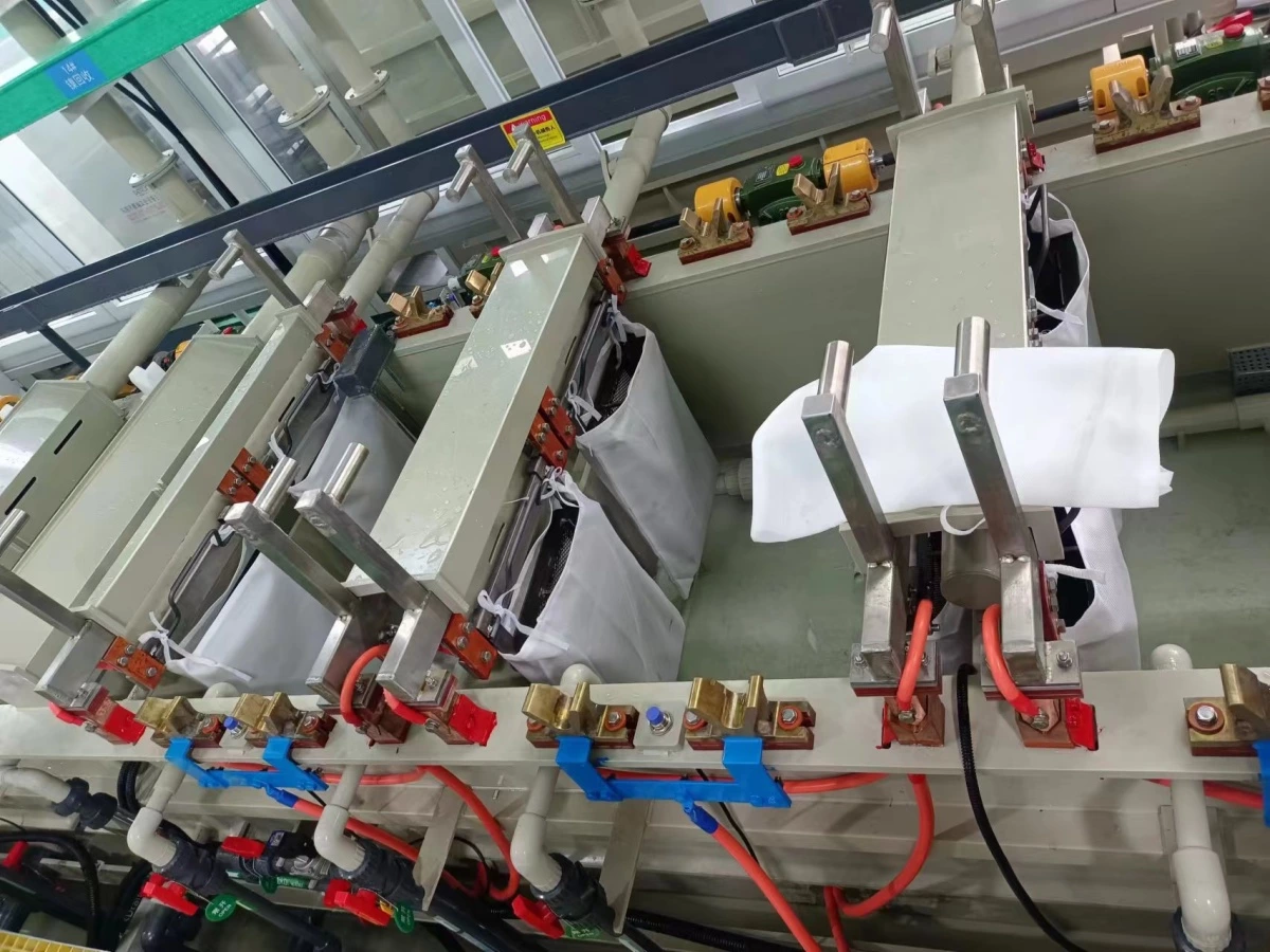 Rotating barrels in an automatic barrel electroplating line