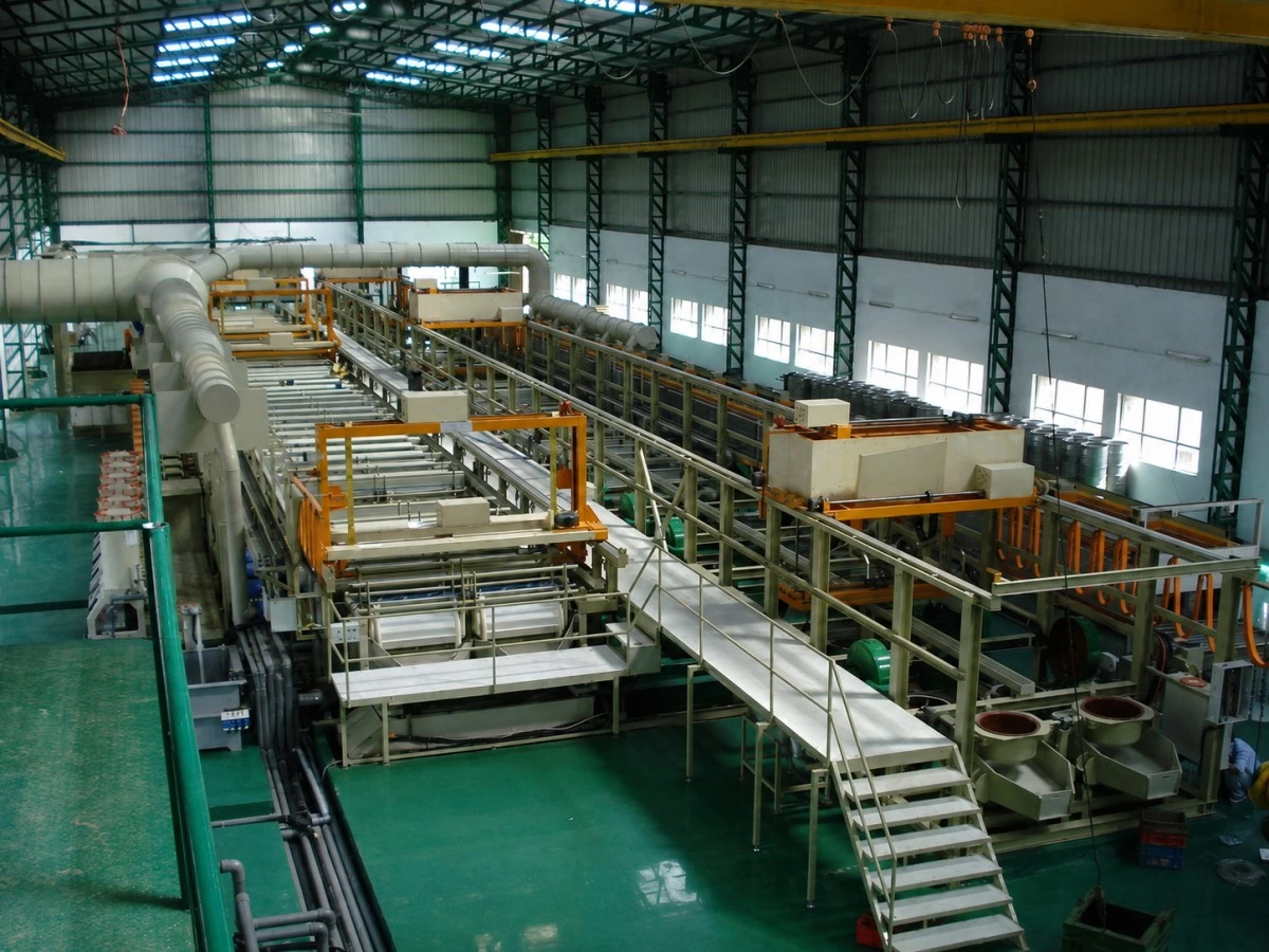 Installation access and service walkway around an automatic electroplating line