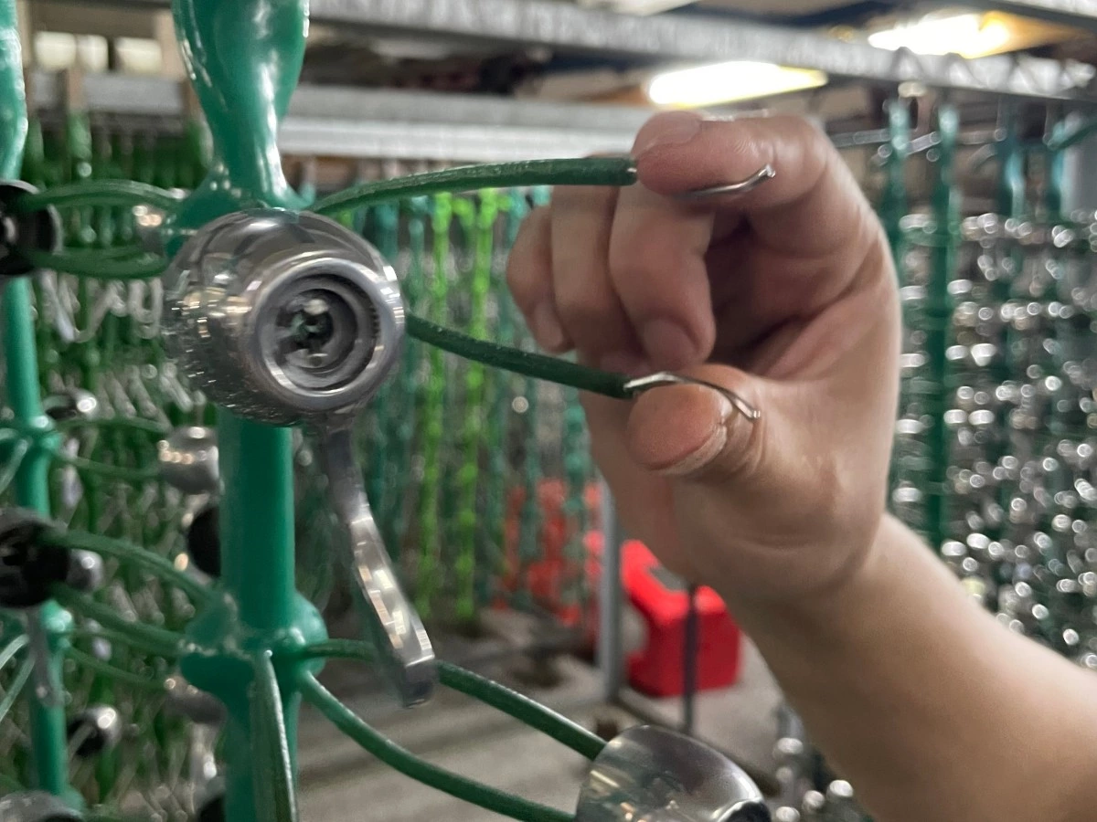 Electroplating rack contact and hanging detail