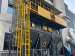 Baghouse cleaning manifold and maintenance access platform